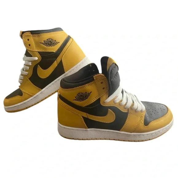 Jordan 1s (Pollen 1s) - Picture 1 of 3